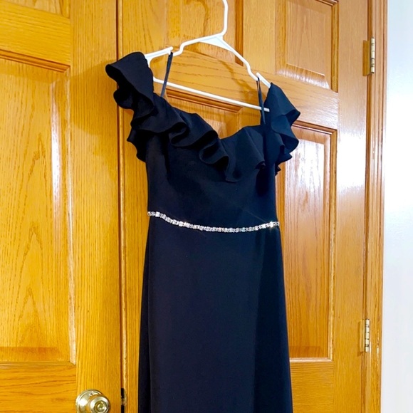 Women’s Formal Dress Size 10 MSK Black Ruffled Off Shoulder Beaded Waistline - Picture 7 of 8